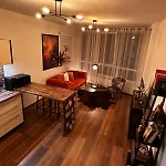 Orange S Parkovacim Mistem V Centru Mesta * 체스케부데요비체