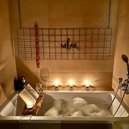 Apartment Orange S Parkovacim Mistem V Centru Mesta *