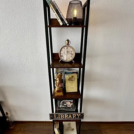 Orange S Parkovacim Mistem V Centru Mesta Apartment