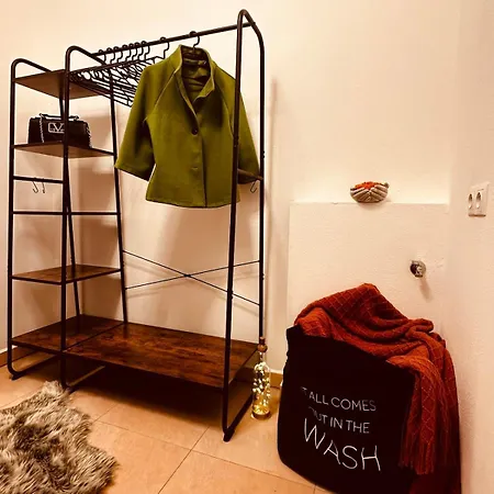 Apartment Orange S Parkovacim Mistem V Centru Mesta Ceske Budejovice