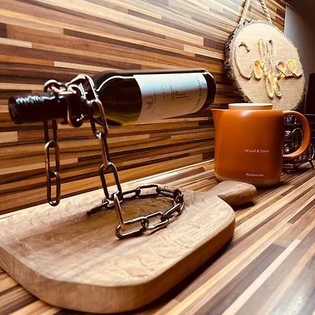 Orange S Parkovacim Mistem V Centru Mesta Ceske Budejovice