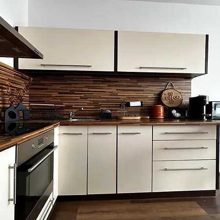 Orange S Parkovacim Mistem V Centru Mesta Apartment *