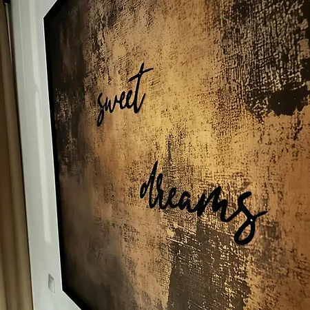 Orange S Parkovacim Mistem V Centru Mesta Apartment *