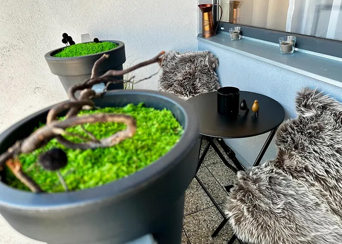 Orange S Parkovacim Mistem V Centru Mesta 아파트 체스케부데요비체