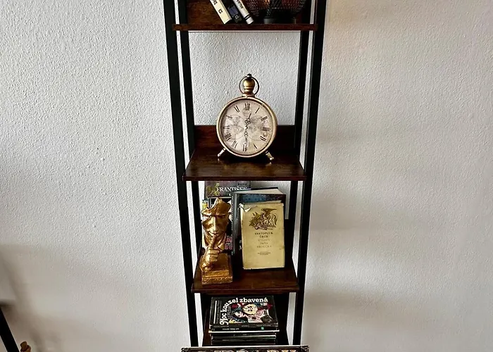 Orange S Parkovacim Mistem V Centru Mesta 아파트