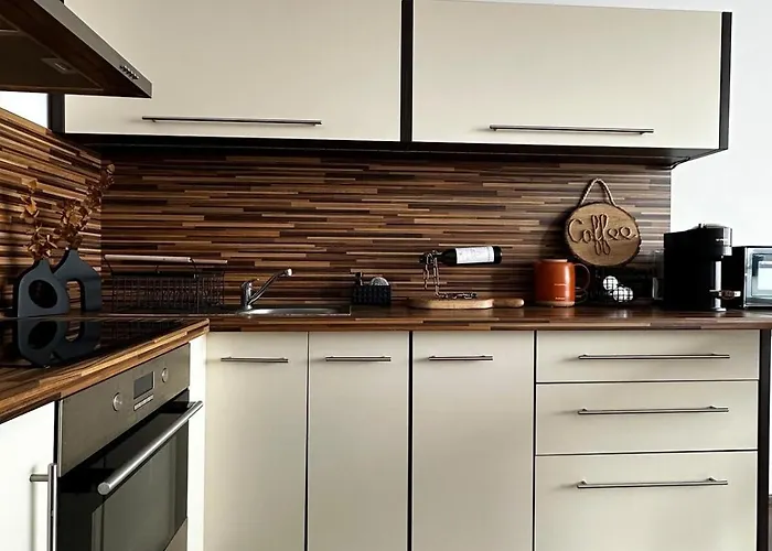 Orange S Parkovacim Mistem V Centru Mesta 아파트 *