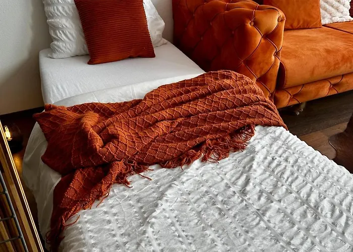 Orange S Parkovacim Mistem V Centru Mesta Apartament